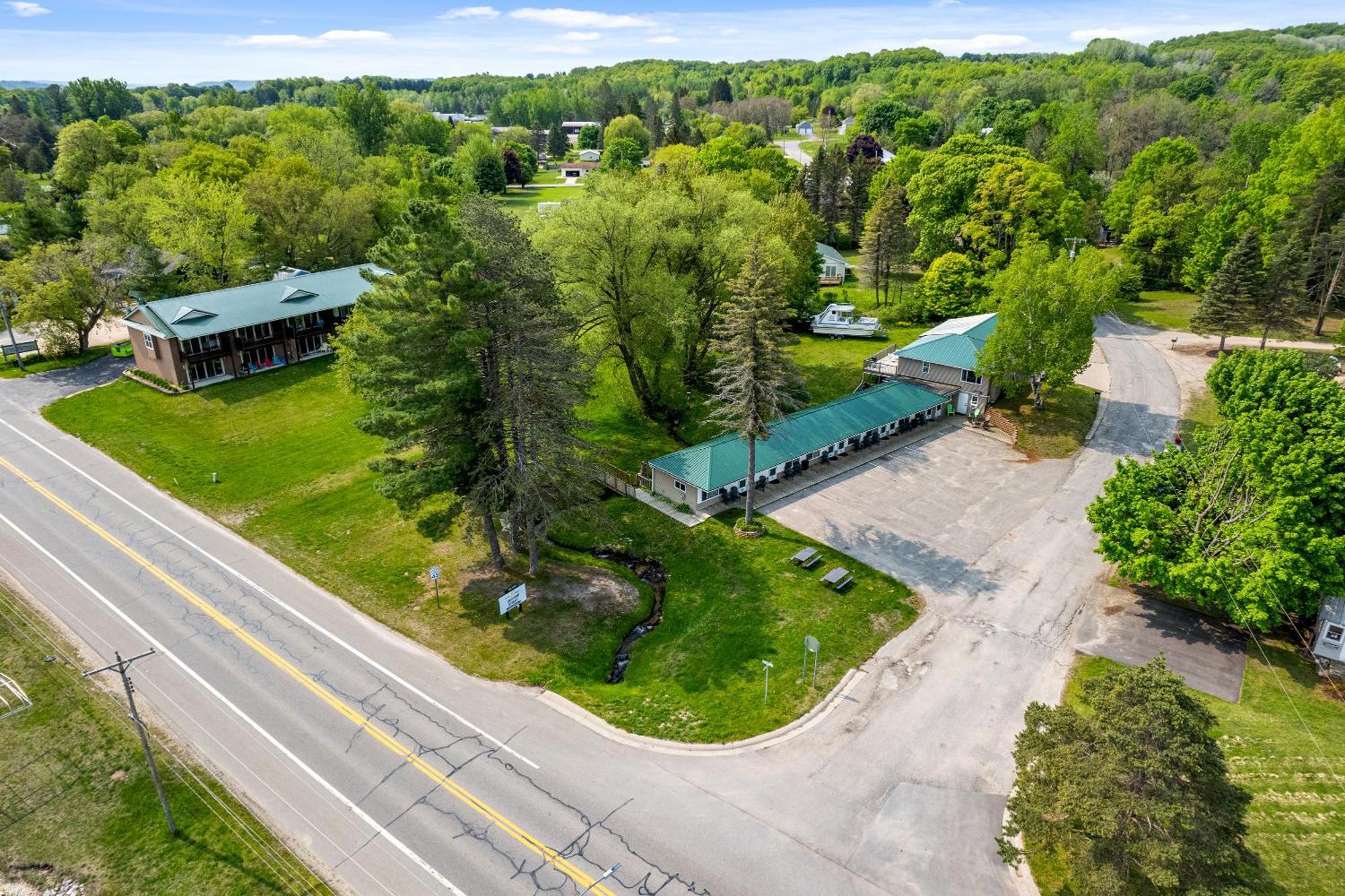 Motel South Arm Retreats East Jordan Exterior foto