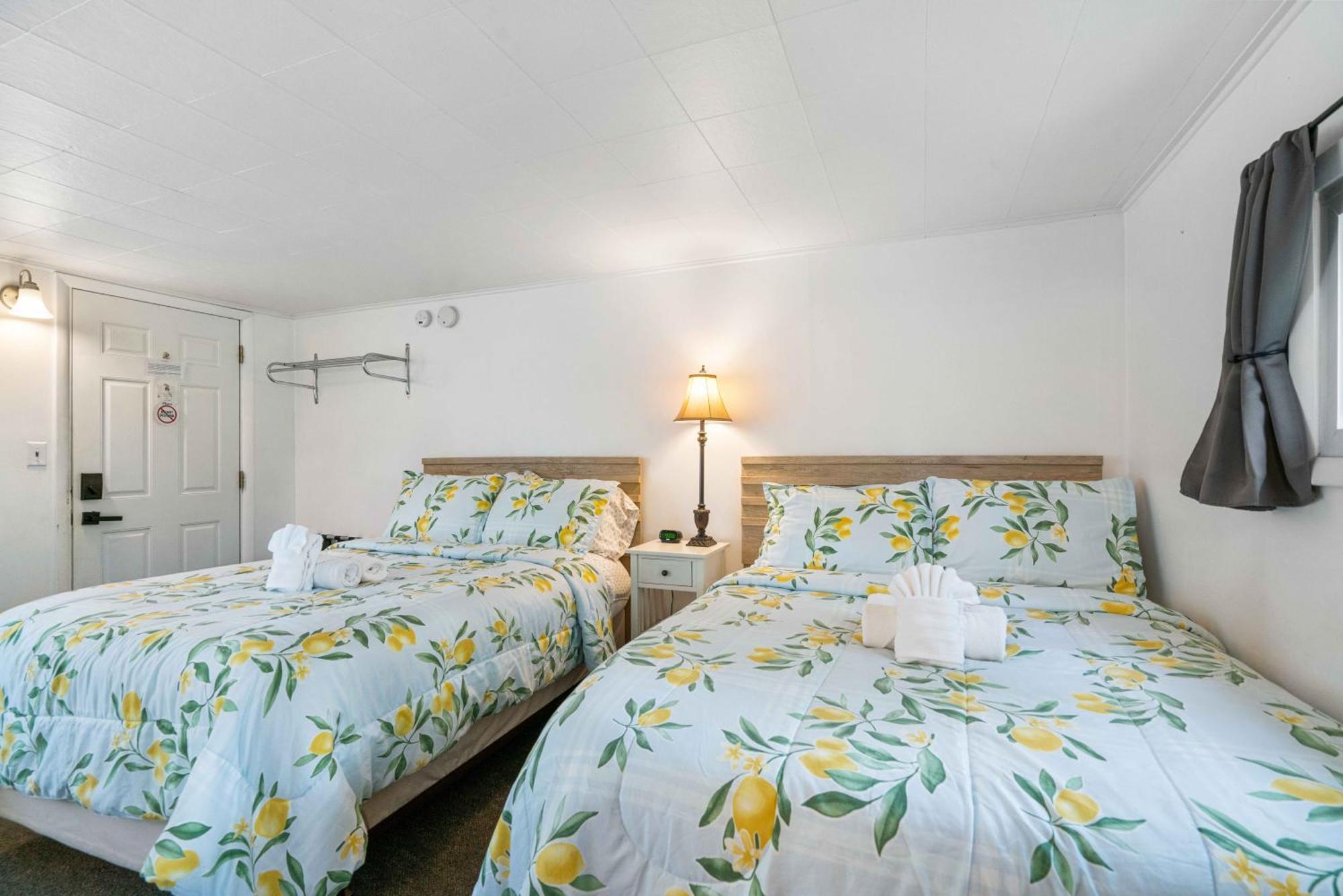 Motel South Arm Retreats East Jordan Exterior foto